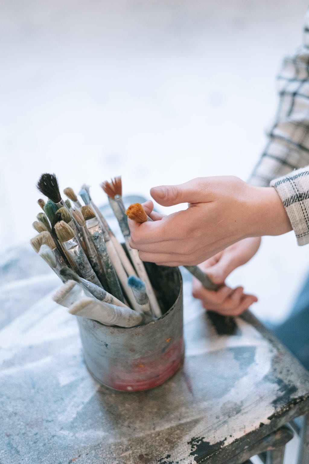How to Easily Remove Stuck Acrylic Paint from Brushes Without Harming